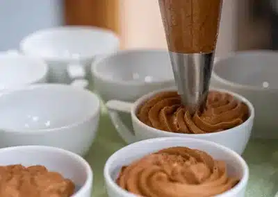 Des mousses au chocolat servies au restaurant d'insertion Café Fauve